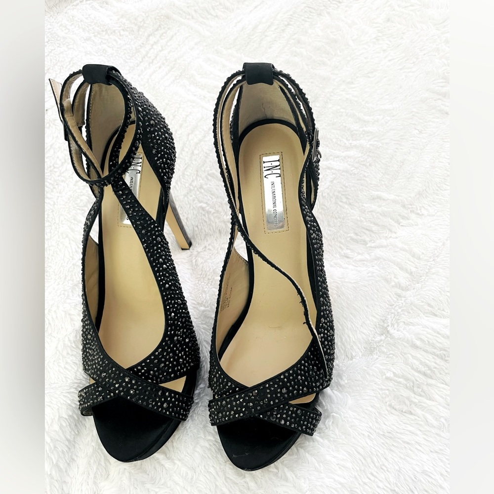 I-N-C   Pumps